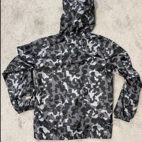 Boys The North Face Gray Camouflage Dryvent Lightweight Hooded Jacket. - Picture 3 of 4
